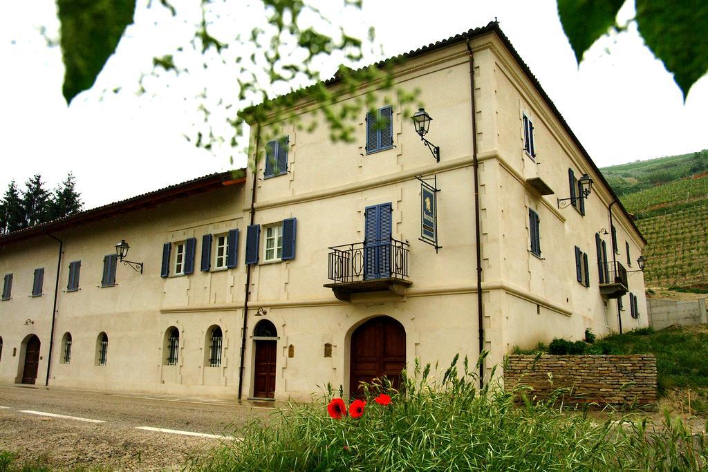 Marcarini Agriturismo Neviglie Екстер'єр фото