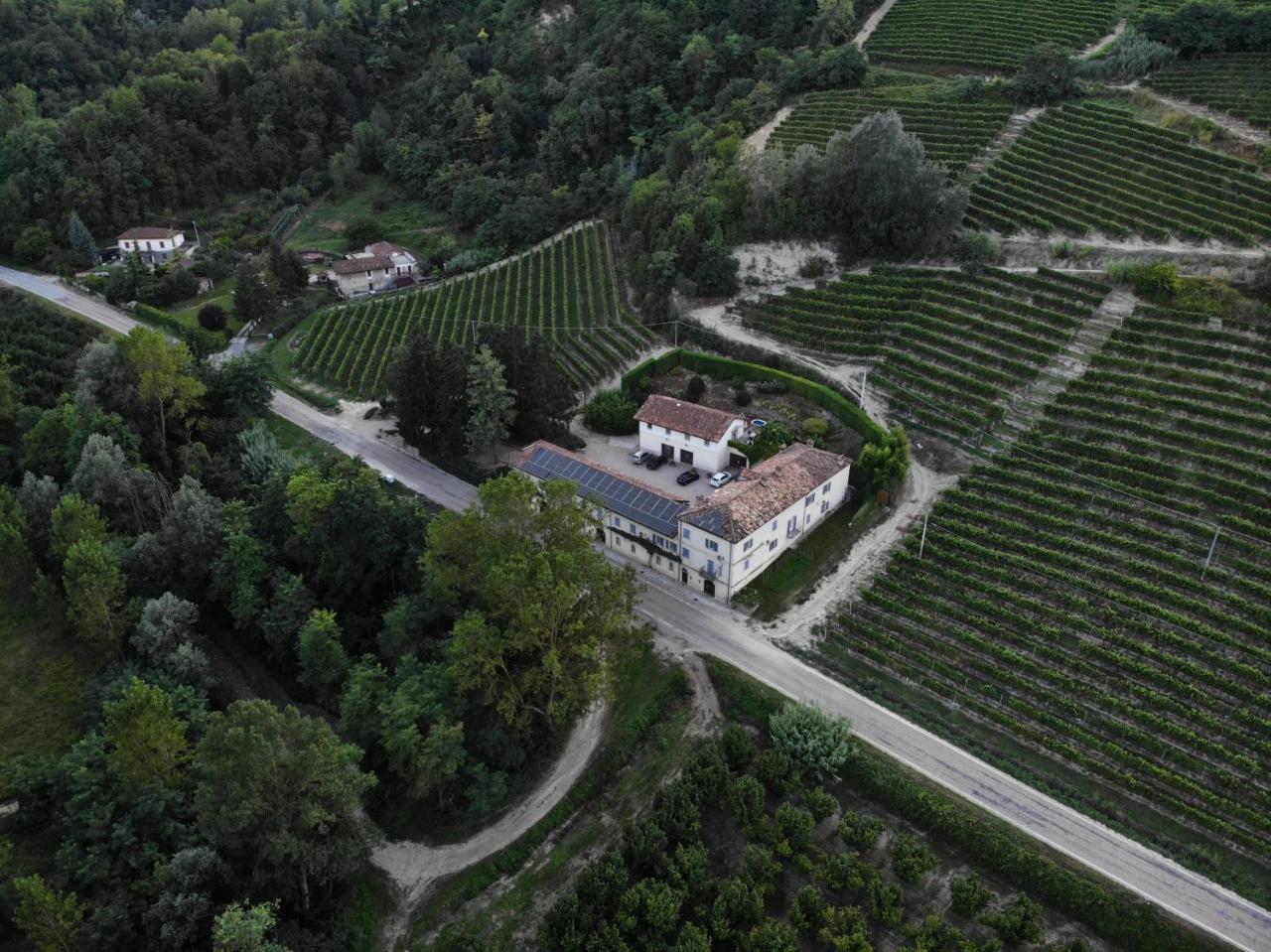 Marcarini Agriturismo Neviglie Екстер'єр фото