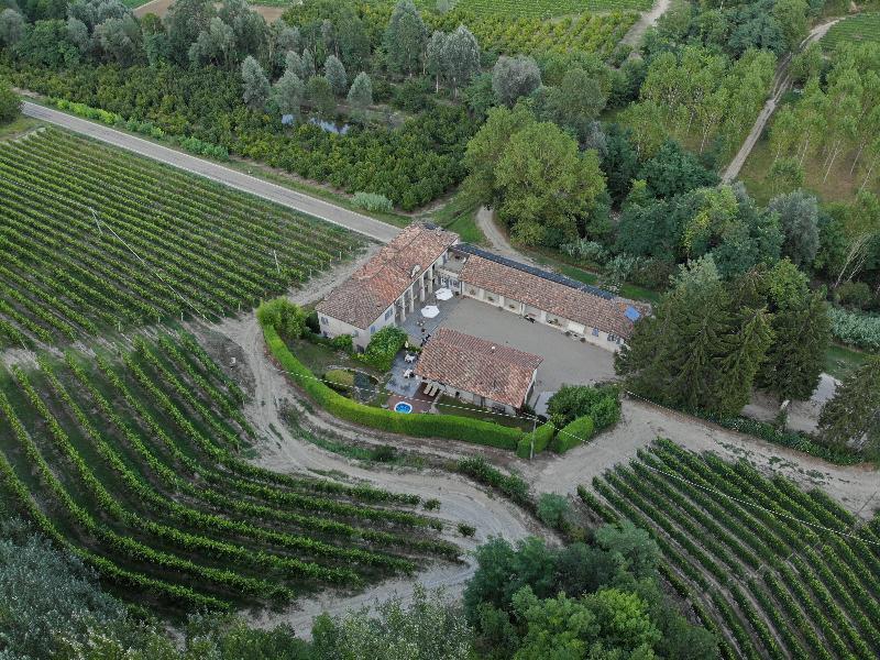 Marcarini Agriturismo Neviglie Екстер'єр фото